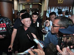 KPK Tetapkan 21 Tersangka Dana Hibah, Ketua DPRD Jatim: Saya Nggak Tahu KPK Tetapkan 21 Tersangka Dana Hibah, Ketua DPRD Jatim: Saya Nggak Tahu