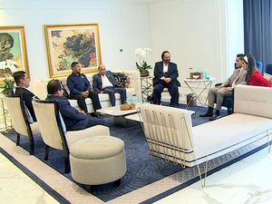 Momen Pertemuan Kaesang dan Paloh, Bahas Pilkada hingga Dukungan di Jateng