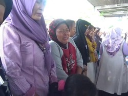 Viral Lomba Nangis Khusus Emak-emak di Tegal, Begini Ceritanya