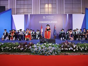 Siap Pimpin Indonesia Emas, Monash University Indonesia Wisuda 56 Lulusan