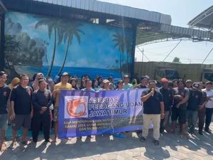 Puluhan Pedagang Udang di Sidoarjo Serukan Pilkada Jatim 2024 Aman dan Damai Puluhan Pedagang Udang di Sidoarjo Serukan Pilkada Jatim 2024 Aman dan Damai