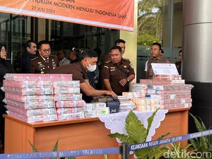Penampakan Tumpukan Duit Rp 35 M Barang Bukti dari Harvey Moeis-Helena Lim