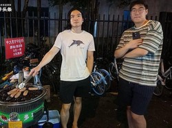 Lulusan S2 Jadi Penjual Sosis Pinggir Jalan, Segini Omzetnya