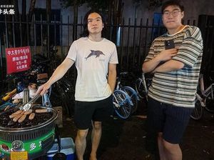 Lulusan S2 Jadi Penjual Sosis Pinggir Jalan, Segini Omzetnya Lulusan S2 Jadi Penjual Sosis Pinggir Jalan, Segini Omzetnya