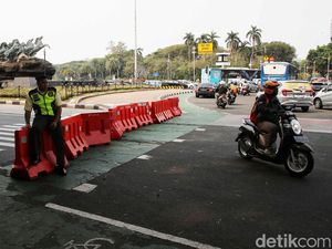 Jelang Demo BEM SI, Jalan Medan Merdeka Barat Arah Istana Ditutup Jelang Demo BEM SI, Jalan Medan Merdeka Barat Arah Istana Ditutup