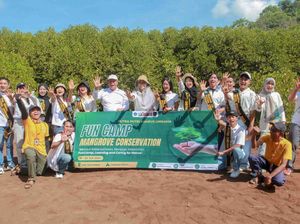Peduli Lingkungan, Unikama Ajak Civitas Akademika Tanam Bibit Mangrove