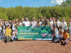 Peduli Lingkungan, Unikama Ajak Civitas Akademika Tanam Bibit Mangrove