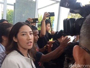 Yudha Arfandi Pakai Batik di Sidang Dante, Tamara Tyasmara: Mau Kondangan? Yudha Arfandi Pakai Batik di Sidang Dante, Tamara Tyasmara: Mau Kondangan?
