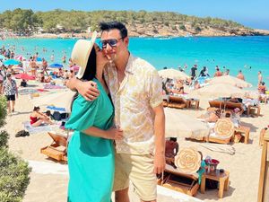 8 Foto Mesra Titi Kamal-Christian Sugiono Liburan ke Ibiza, Bak Masih Pacaran 8 Foto Mesra Titi Kamal-Christian Sugiono Liburan ke Ibiza, Bak Masih Pacaran