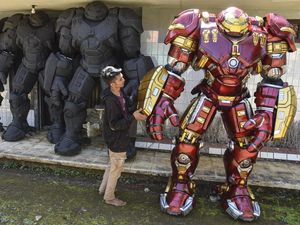 Keren! Pemuda Ciamis Bikin Kostum Transformer-Iron Man, Diminati Luar Negeri Keren! Pemuda Ciamis Bikin Kostum Transformer-Iron Man, Diminati Luar Negeri