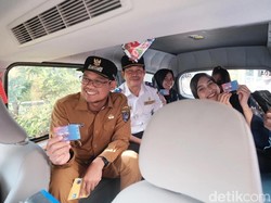 Angkot AC Depok Resmi Beroperasi, Meski Kaca Gelap tapi Ada CCTV