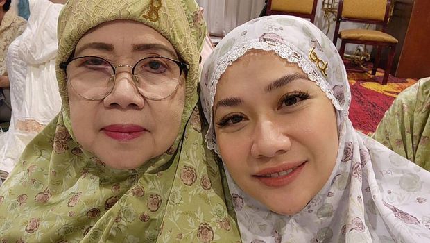 5 Momen Perayaan Ultah Ibunda BCL Bareng Tiko dan Keluarga