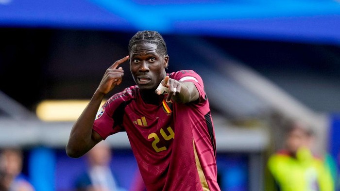 Amadou Onana DUSSELDORF, GERMANY - JULY 1: Amadou Onana of Belgium gestures during the UEFA EURO 2024 round of 16 match between France and Belgium at Düsseldorf Arena on July 1, 2024 in Dusseldorf, Germany. (Photo by Alex Gottschalk/DeFodi Images/DeFodi via Getty Images)