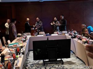 Profil Burhanuddin Abdullah Jadi Komut dan Andi Arief Komisaris Baru PLN Profil Burhanuddin Abdullah Jadi Komut dan Andi Arief Komisaris Baru PLN