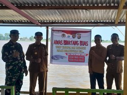 5 Banner Waspada Buaya Dipasang di Kecamatan Gandus Palembang
