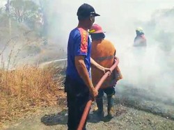 15 Hektare Lahan Dekat Pemukiman dan SPBU di Karangasem Terbakar