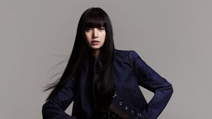 8 Gaya Lisa BLACKPINK Jadi Brand Ambassador Louis Vuitton, Kembali Berponi