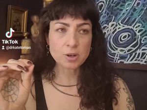 Punya Pacar Penyihir Profesional, Netizen Sebut Andrew Garfield Diguna-guna