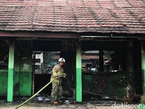 Polisi Duga Kebakaran di SDN Pondok Bambu 01 Berawal dari Laboratorium