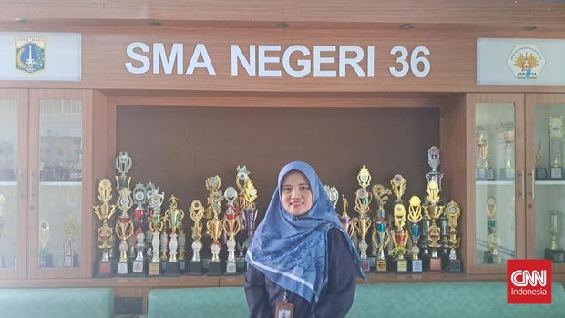 Kementerian Pendidikan, Kebudayaan, Riset dan Teknologi (Kemendikbud Ristek) kembali membuat kebijakan untuk dunia pendidikan Tanah Air. Kini, Sekolah Menegah Atas (SMA) tak lagi ada jurusan IPA, IPS, dan Bahasa.Kemendikbud Ristek menyebut penghapusan jurusan di tingkatan SMA bukanlah hal yang baru. Kebijakan itu telah mulai diterapkan bertahap sejak tiga tahun lalu.