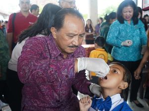 Momen Pj Bupati Klungkung Tinjau Pelaksanaan PIN Polio di Desa Takmung Momen Pj Bupati Klungkung Tinjau Pelaksanaan PIN Polio di Desa Takmung