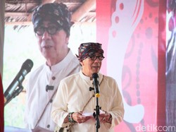 Menkumham Serahkan 35 Sertifikat KIK untuk Masyarakat Adat Jabar