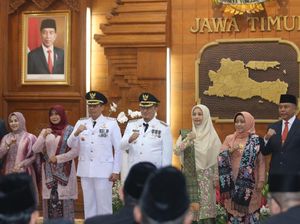 Pj Gubernur Jatim Lantik Pj Bupati Bondowoso dan Jombang di Grahadi Surabaya Pj Gubernur Jatim Lantik Pj Bupati Bondowoso dan Jombang di Grahadi Surabaya