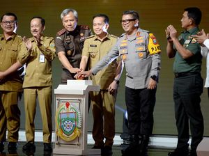 Pj Gubsu Agus Fatoni Canangkan Gerakan Pembangunan Serentak se-Sumut Pj Gubsu Agus Fatoni Canangkan Gerakan Pembangunan Serentak se-Sumut