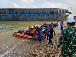 Pekerja yang Jatuh ke Laut saat Ngecat Kapal Tongkang di Batam Ditemukan Tewas