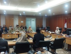 Kepsek Minta Maaf Rekrut Guru Honorer DKI Meski Langgar Aturan: Kami Butuh