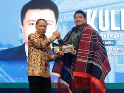 Konjen RRT Kagum Disambut Meriah Mahasiswa-Dosen di UMSU
