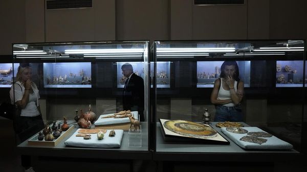 Pernah Dijarah, Siprus Pamerkan Perhiasan-Barang Antik Zaman Perunggu