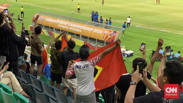 Suporter Timor Leste, Piala AFF U-19. CNNIndonesia/Farid Rahman