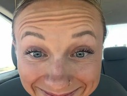 TikToker Ini Dibully Netizen, Wajahnya Disebut Super Tua di Usia 25 Tahun