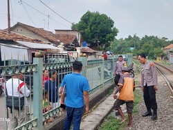 Pria ODGJ Terluka Usai Terserempet Kereta Api di Serang, Kini Dirawat di RS