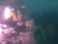 Tim SAR Setop Pencarian Jasad Pilot Arif di Bangkai Helikopter Polri