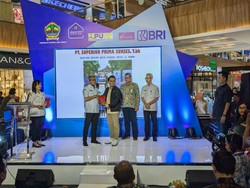 Dukung Pembangunan, BLES Raih Penghargaan CSR dari Pemprov Jateng