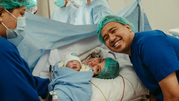 8 Foto Clairine Clay Istri Joshua Suherman Lahiran, Wajah Bayinya Curi Atensi