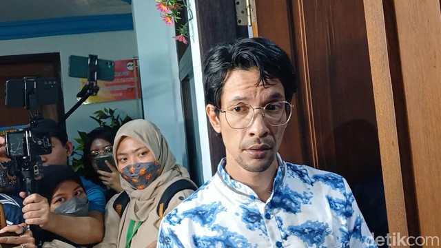 Update Informasi Selebriti InsertLive : Bantah Lakukan Penggelapan Mobil, Edward Akbar: Itu Harta Bersama