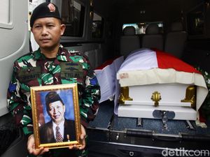 Jezanah Hamzah Haz Dibawa ke Bogor untuk Dimakamkan Jezanah Hamzah Haz Dibawa ke Bogor untuk Dimakamkan
