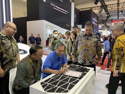 Bos Jalan Tol Jusuf Hamka Borong 100 Mobil Listrik Wuling!