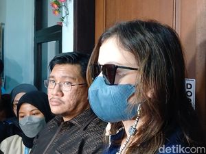 Tangis Kimberly Ryder Lihat Anak Tunggu Jemputan: Mobil Nggak Tahu di Mana Tangis Kimberly Ryder Lihat Anak Tunggu Jemputan: Mobil Nggak Tahu di Mana
