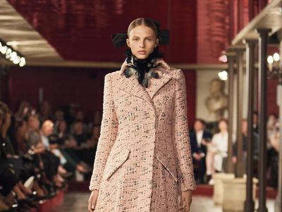 10 Koleksi Terbaru Chanel Fall Winter Couture 2024