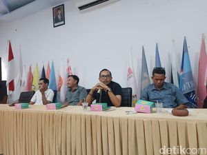 KPU Beberkan Kesaksian Dugaan Pemalsuan Ijazah Anggota DPRD Lombok Tengah KPU Beberkan Kesaksian Dugaan Pemalsuan Ijazah Anggota DPRD Lombok Tengah