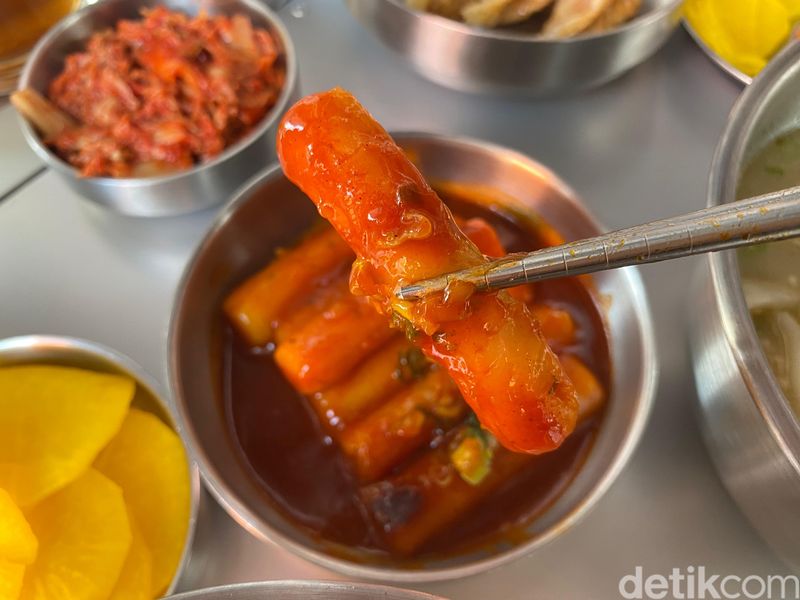 Koryo Jjampong: Restoran Korea bergaya ala Pasar Gwangjang di Korea.