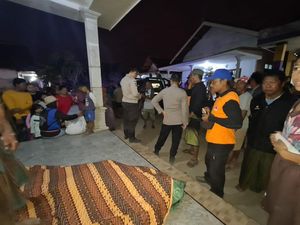 Mahasiswa UINSA Surabaya Tewas Terseret Ombak Pantai Payangan Jember Mahasiswa UINSA Surabaya Tewas Terseret Ombak Pantai Payangan Jember