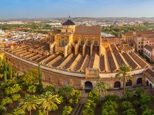 Sejarah Masjid Cordoba Spanyol yang Pernah Jadi Gereja Katedral