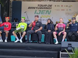 Menpora Hadiri dan Dukung Balap Sepeda Tour de Ijen di Banyuwangi Menpora Hadiri dan Dukung Balap Sepeda Tour de Ijen di Banyuwangi