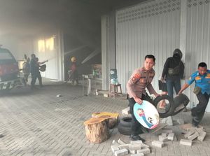 Kerugian Kebakaran Toko Sembako Terbesar di Sumenep Capai Rp 500 Juta Kerugian Kebakaran Toko Sembako Terbesar di Sumenep Capai Rp 500 Juta