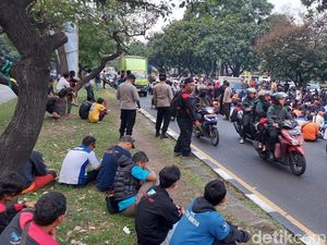 Demo Buruh, Jalan Soekarno-Hatta Bandung Arah Buahbatu Macet